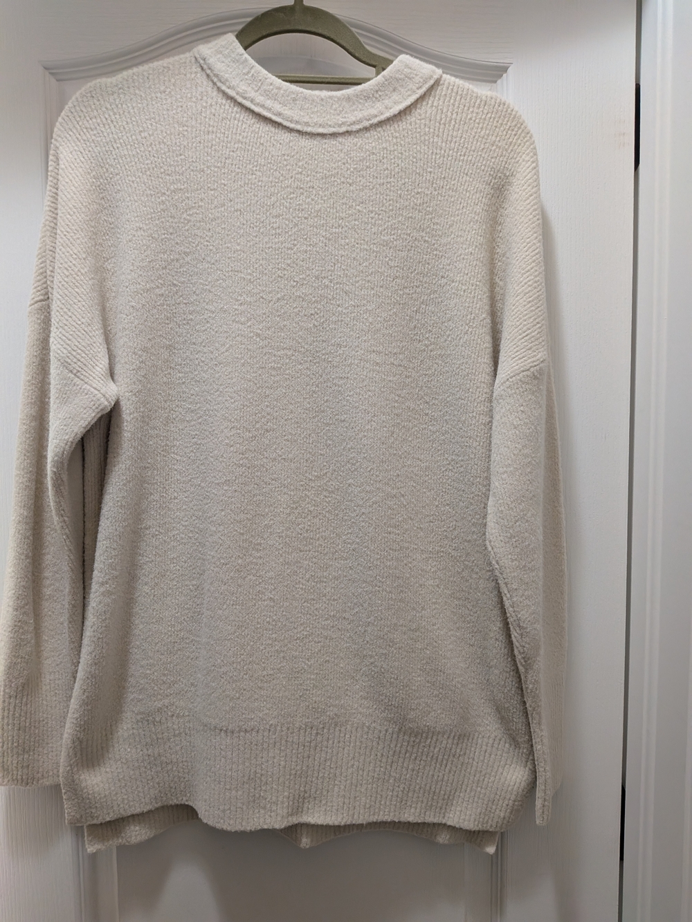 Abercrombie & Fitch Cream Crewneck Sweater